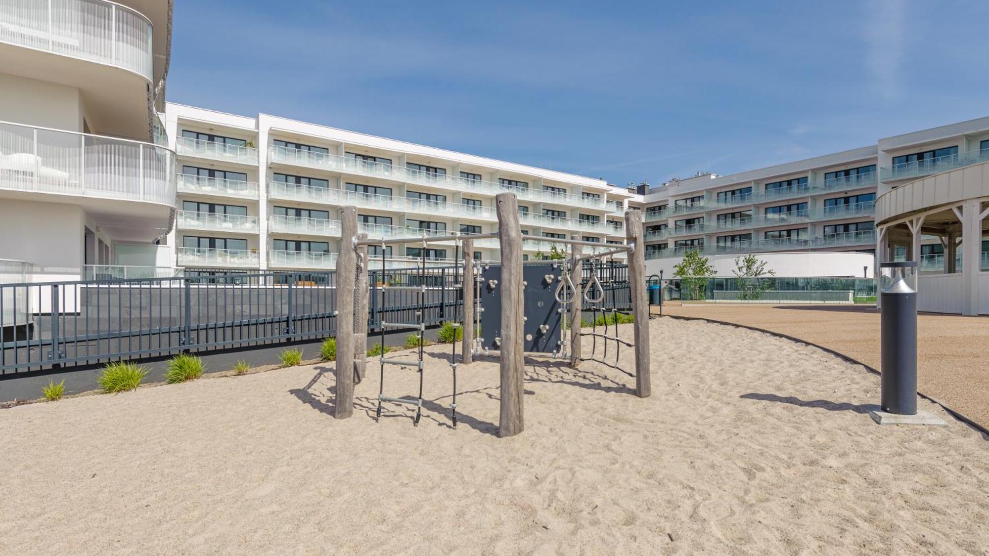 Apartamenty Z Basenem-Polanki Aqua - Holiday City Колобжег Екстериор снимка